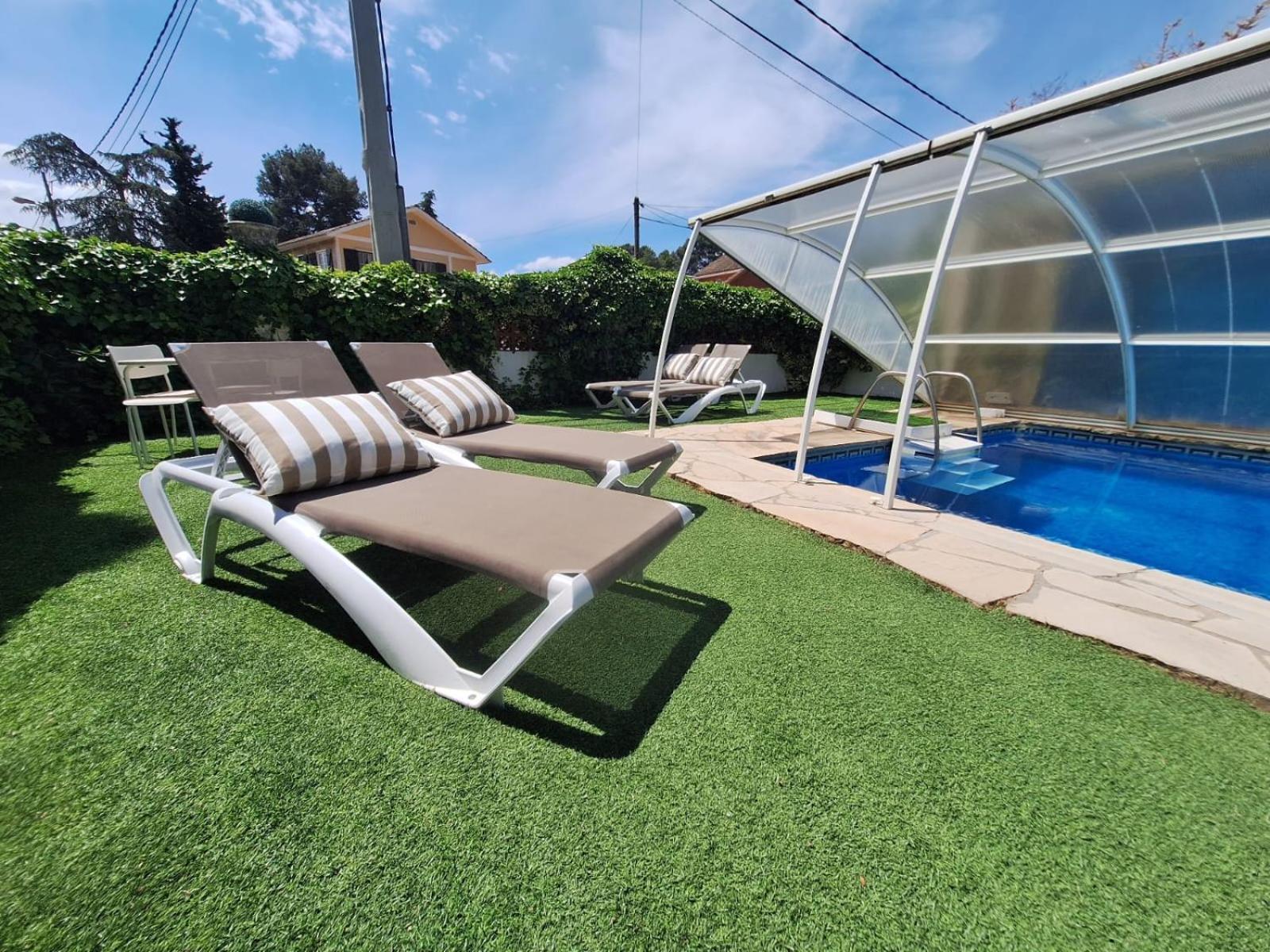 Casa Acogedora Familiar Con Piscina Pallejá エクステリア 写真